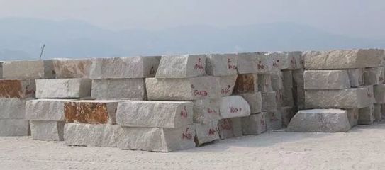 無人機(jī)技術(shù)如何革新礦山與采石場的礦石加工流程